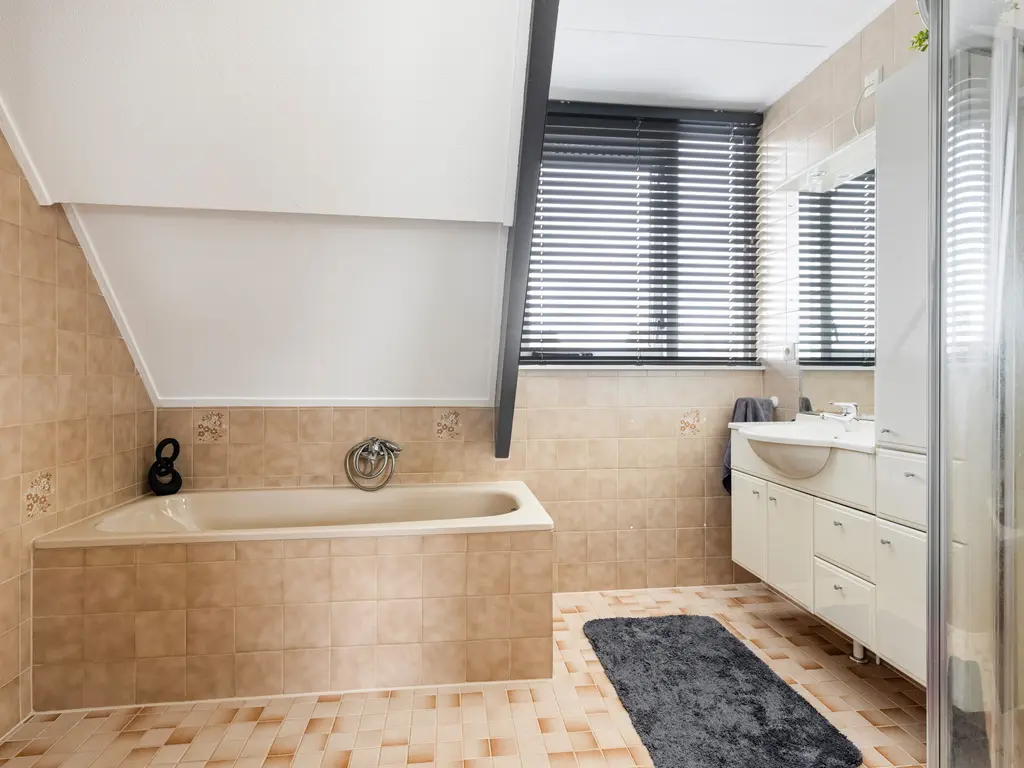 Lijsterbeslaan 7, ZEGVELD