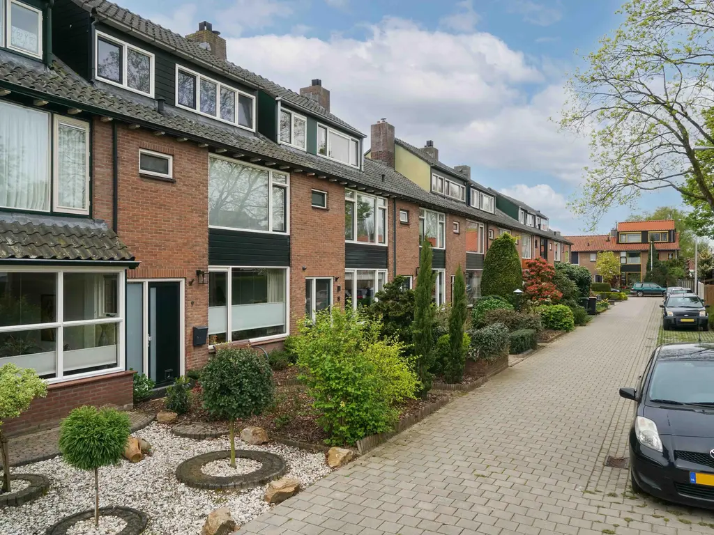Jasmijnpad 8, HOOGLAND