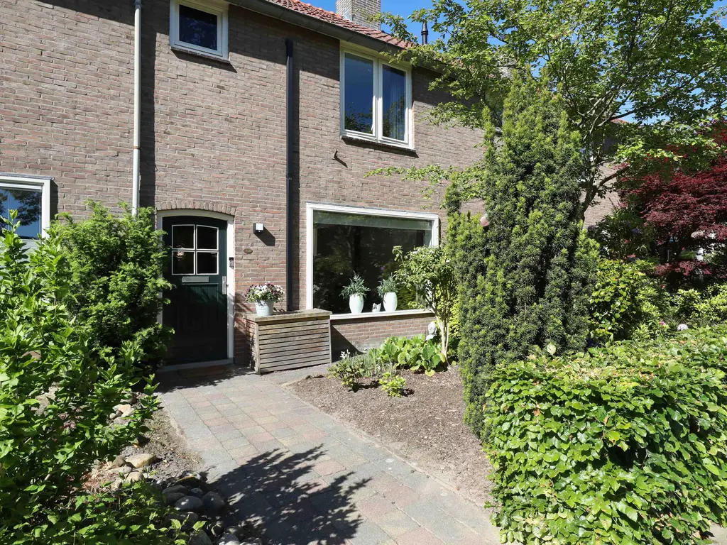 Plataanweg 34, HOOGLAND