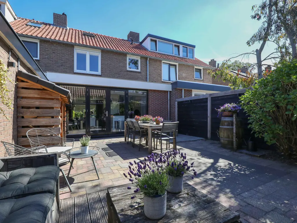 Plataanweg 34, HOOGLAND