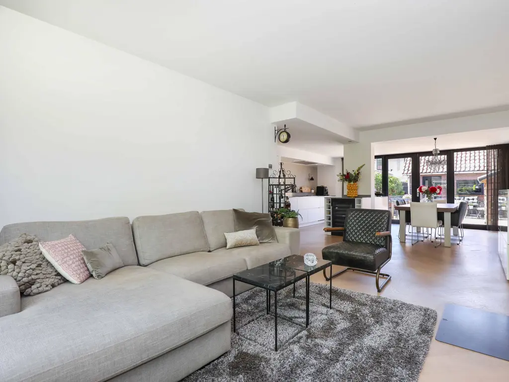 Plataanweg 34, HOOGLAND
