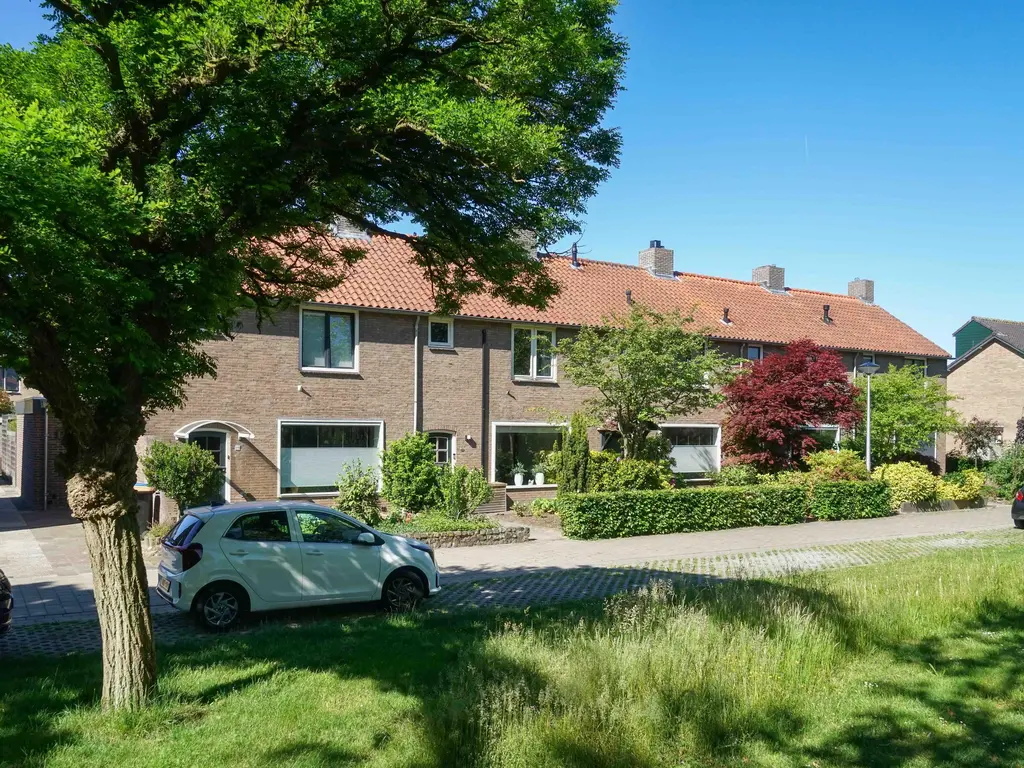 Plataanweg 34, HOOGLAND