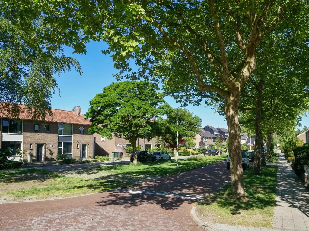 Plataanweg 34, HOOGLAND