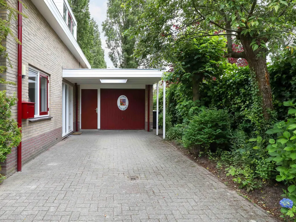 Zadelmakerstraat 13, HOOGLAND
