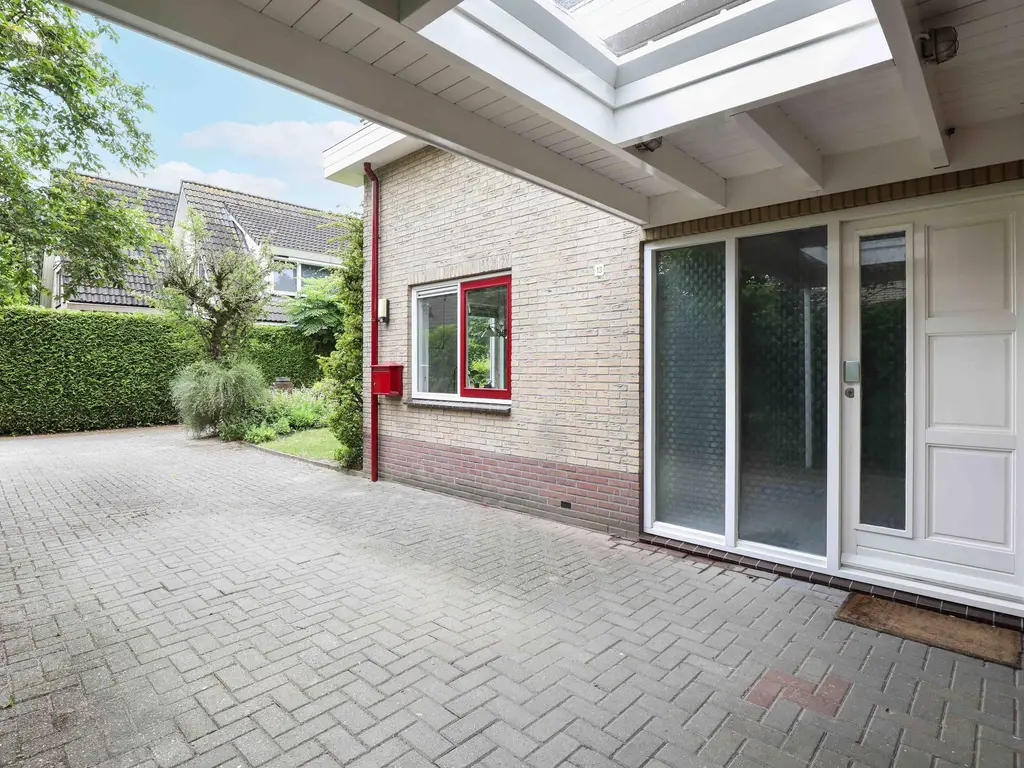 Zadelmakerstraat 13, HOOGLAND