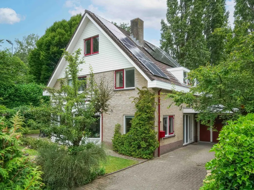 Zadelmakerstraat 13, HOOGLAND