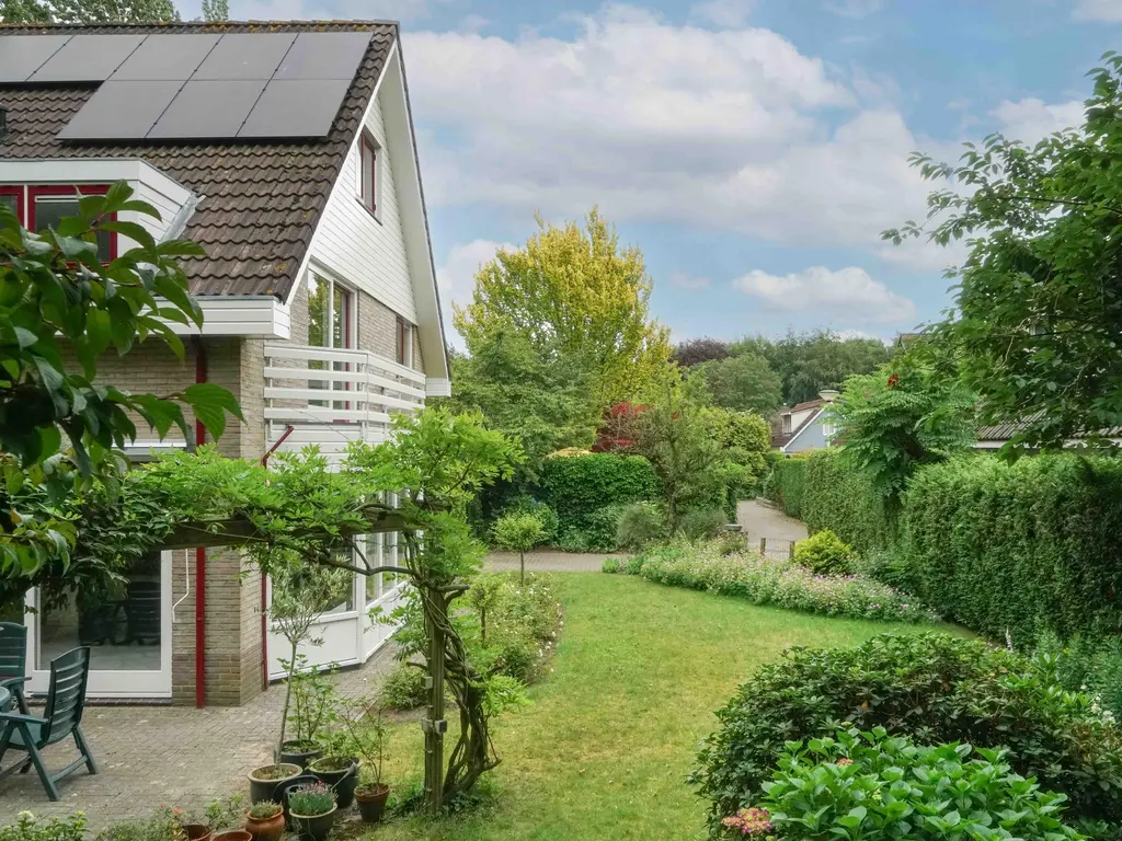 Zadelmakerstraat 13, HOOGLAND