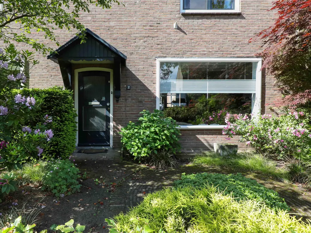 Plataanweg 32, HOOGLAND