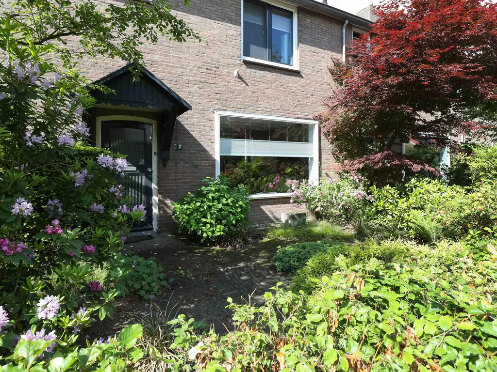 Plataanweg 32, HOOGLAND