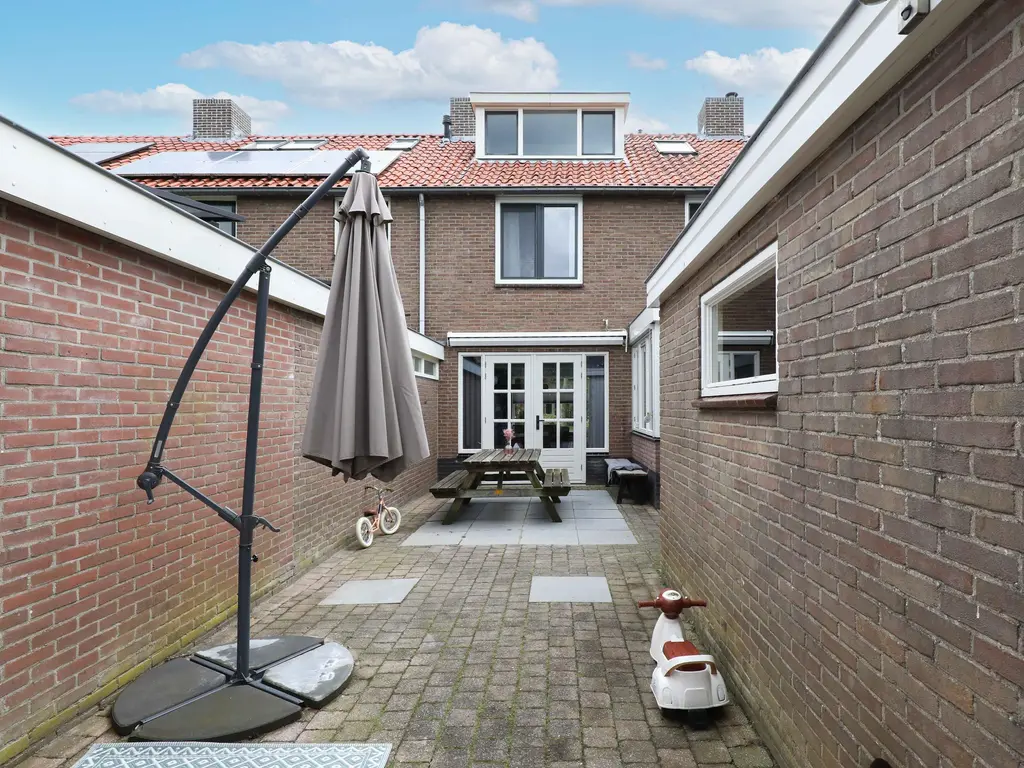 Plataanweg 32, HOOGLAND
