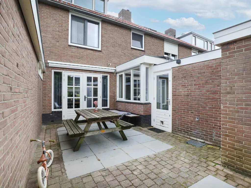 Plataanweg 32, HOOGLAND