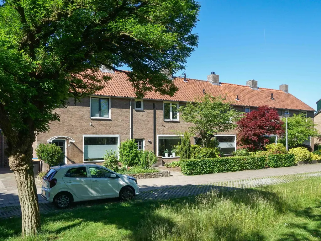Plataanweg 32, HOOGLAND