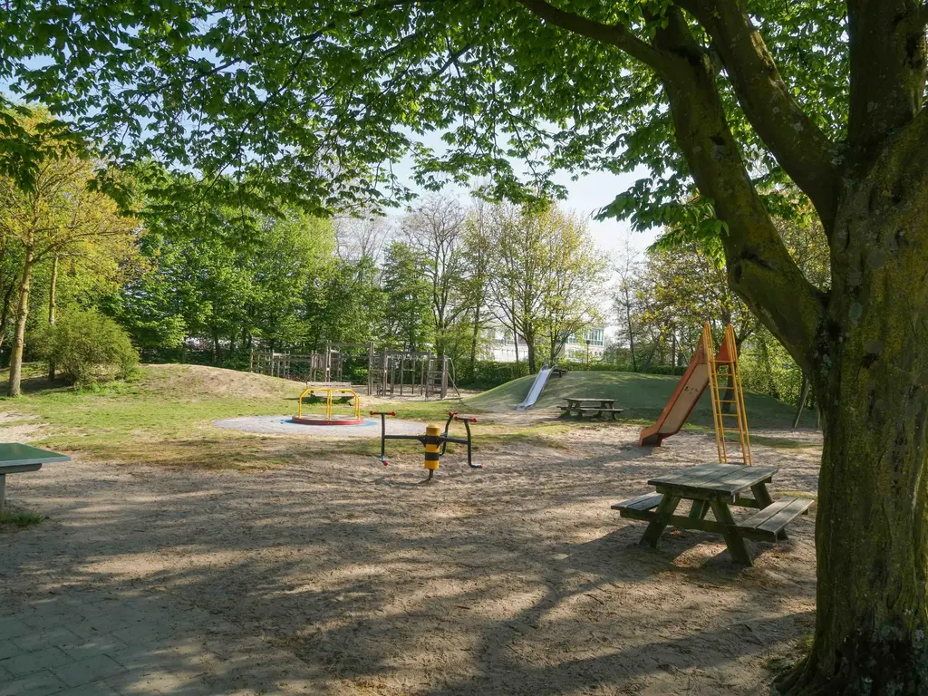 Plataanweg 32, HOOGLAND