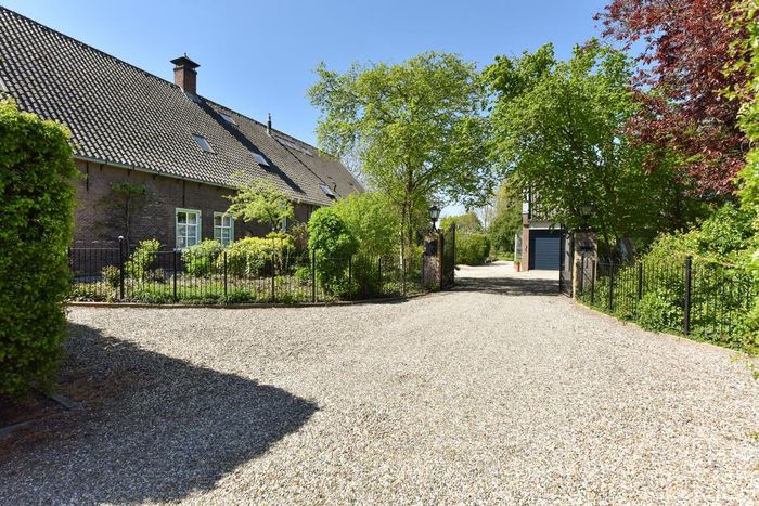 Grotestraat 16