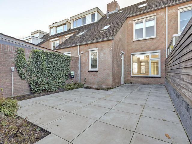 Foto van Burgemeester Teijssenlaan 25