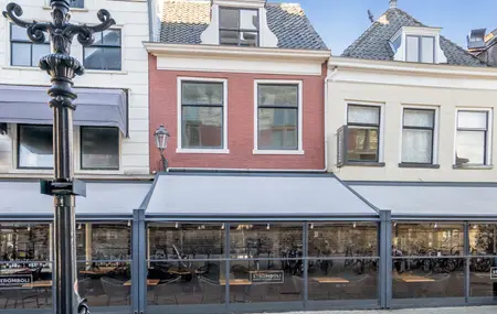 Markt 8B, DELFT