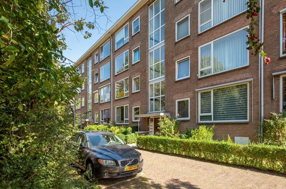 Dr N. Adrianistraat 19