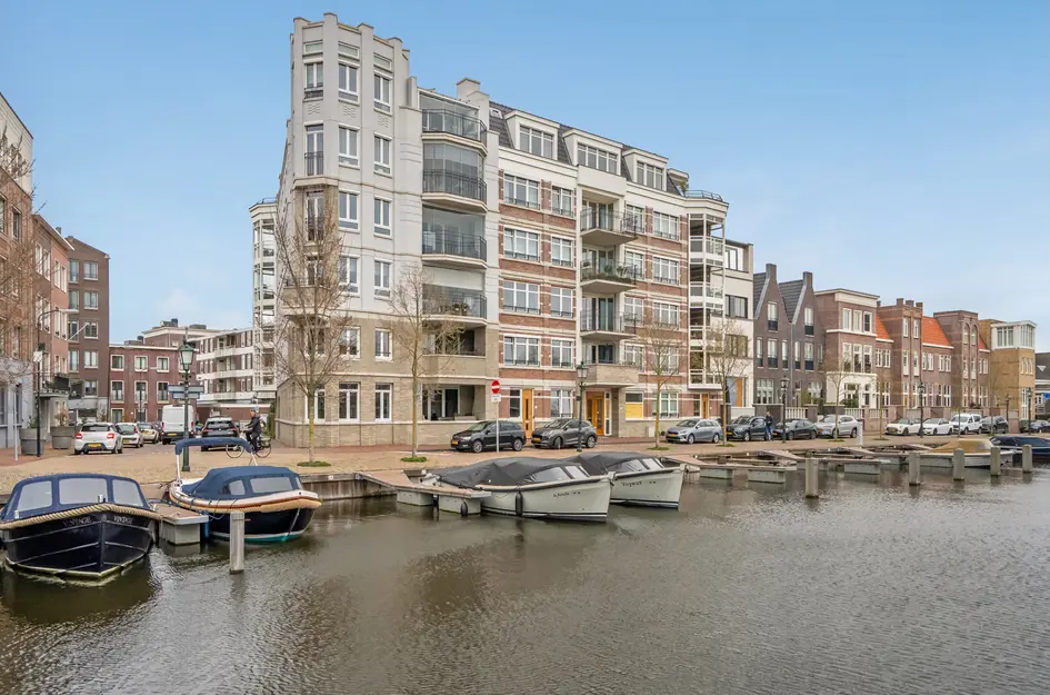 Van Ravesteijnkade 1