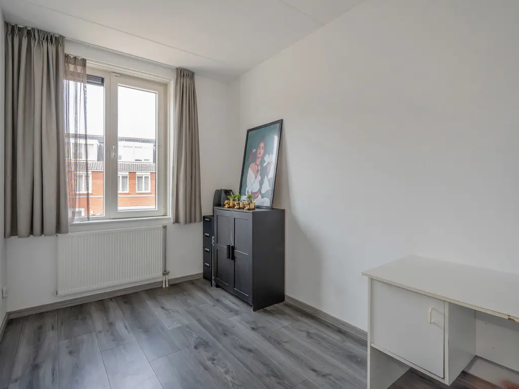 Abraham van Beyerenstraat 115, 'S-GRAVENHAGE