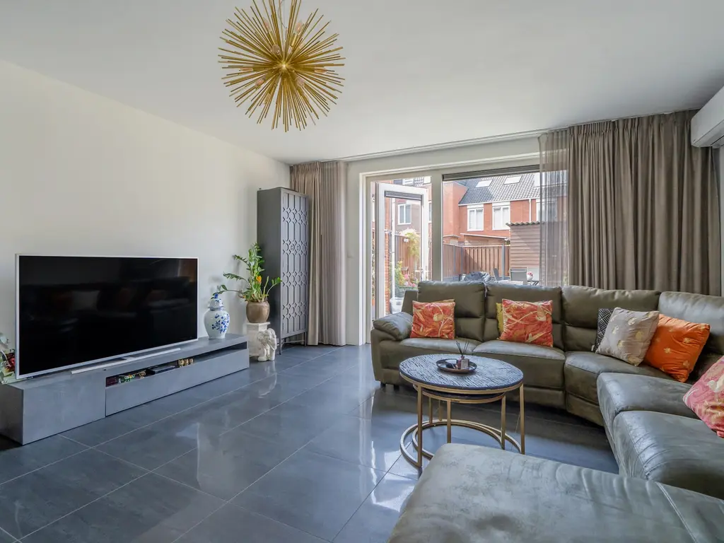 Abraham van Beyerenstraat 115, 'S-GRAVENHAGE