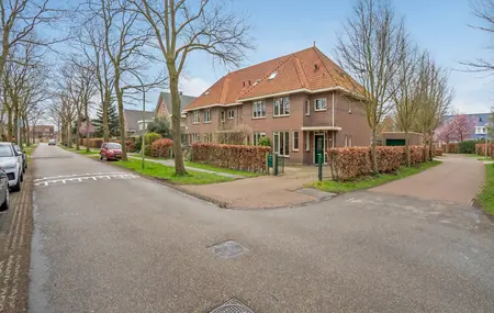 Guirlande 17, 'S-GRAVENHAGE