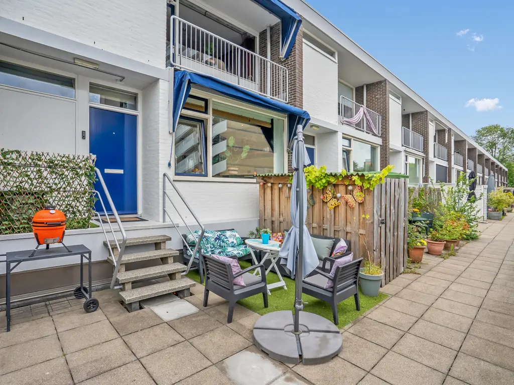 Alphons Diepenbrockhof 50, 'S-GRAVENHAGE