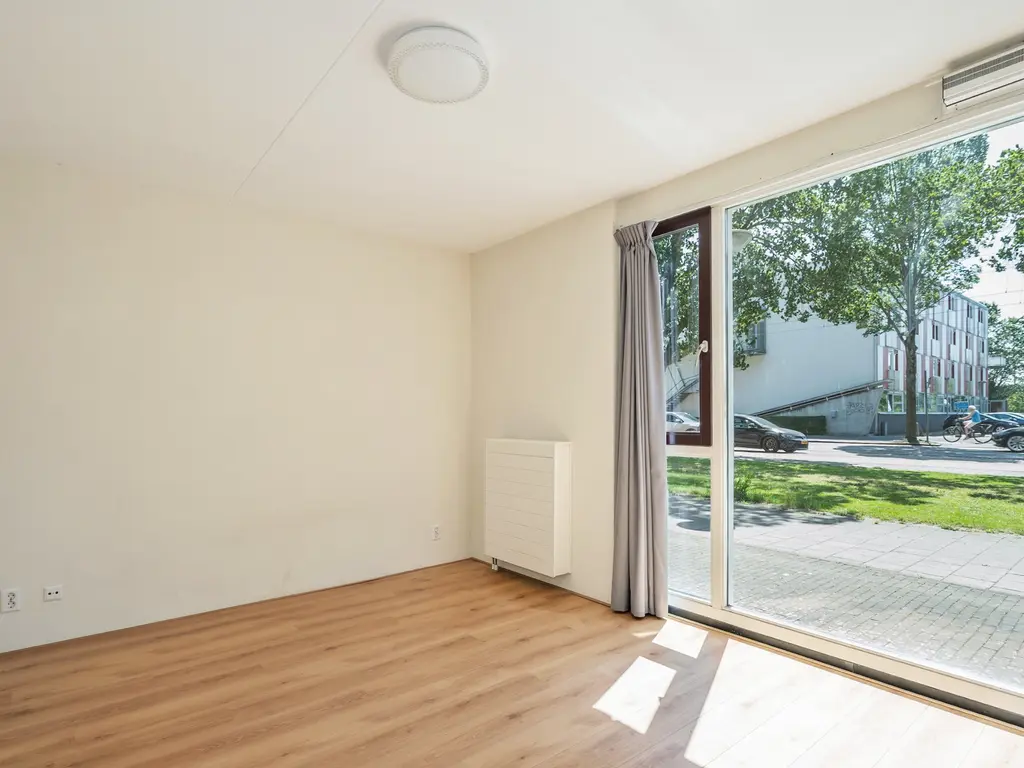 Dedemsvaartweg 592, 'S-GRAVENHAGE