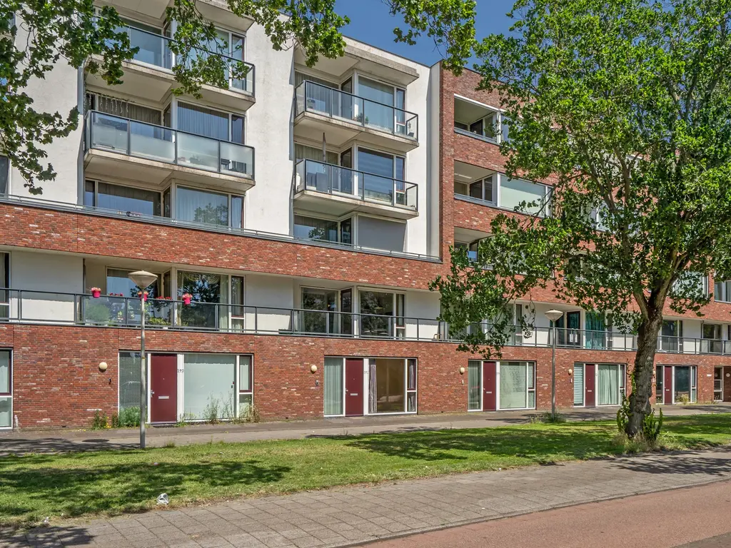 Dedemsvaartweg 592, 'S-GRAVENHAGE