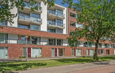 Dedemsvaartweg 592, 'S-GRAVENHAGE