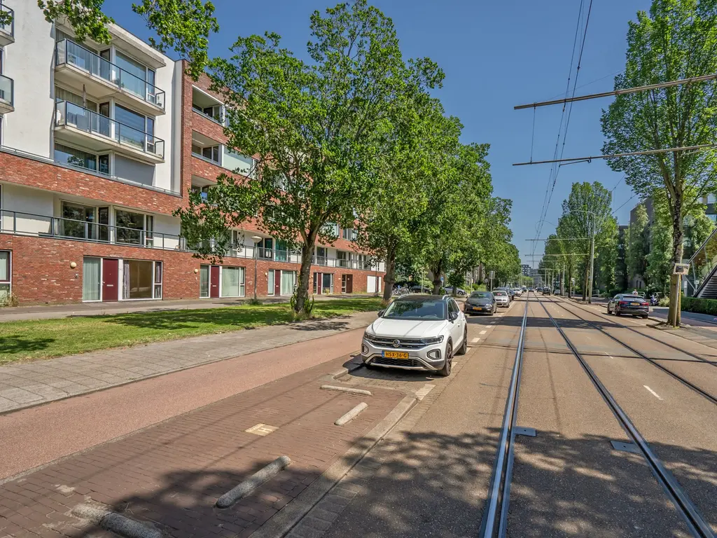 Dedemsvaartweg 592, 'S-GRAVENHAGE