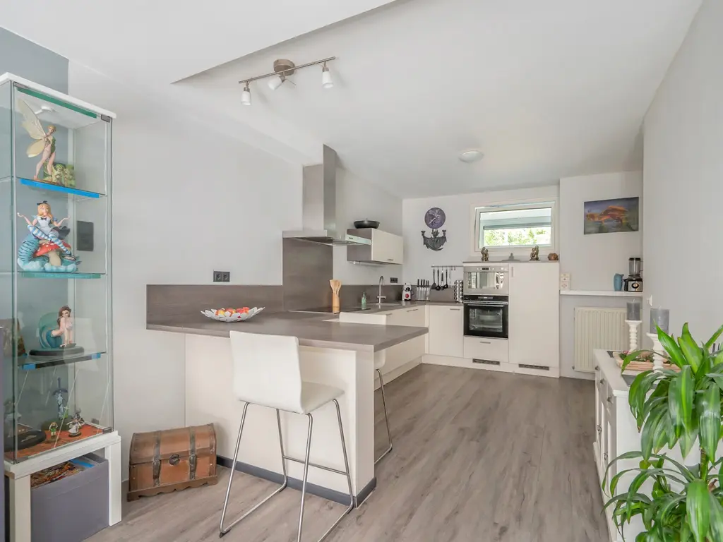 Van der Hoopstraat 37, 'S-GRAVENHAGE