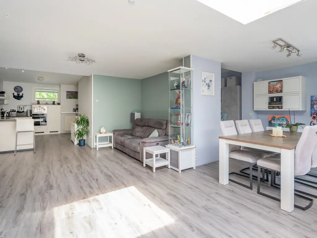 Van der Hoopstraat 37, 'S-GRAVENHAGE
