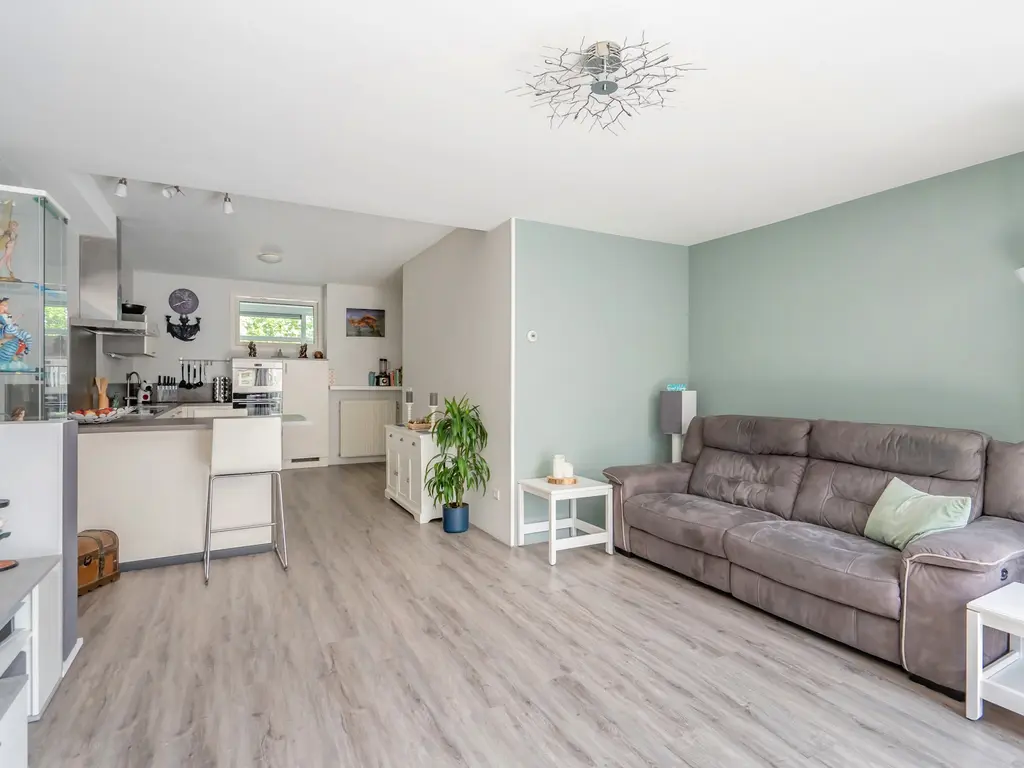 Van der Hoopstraat 37, 'S-GRAVENHAGE