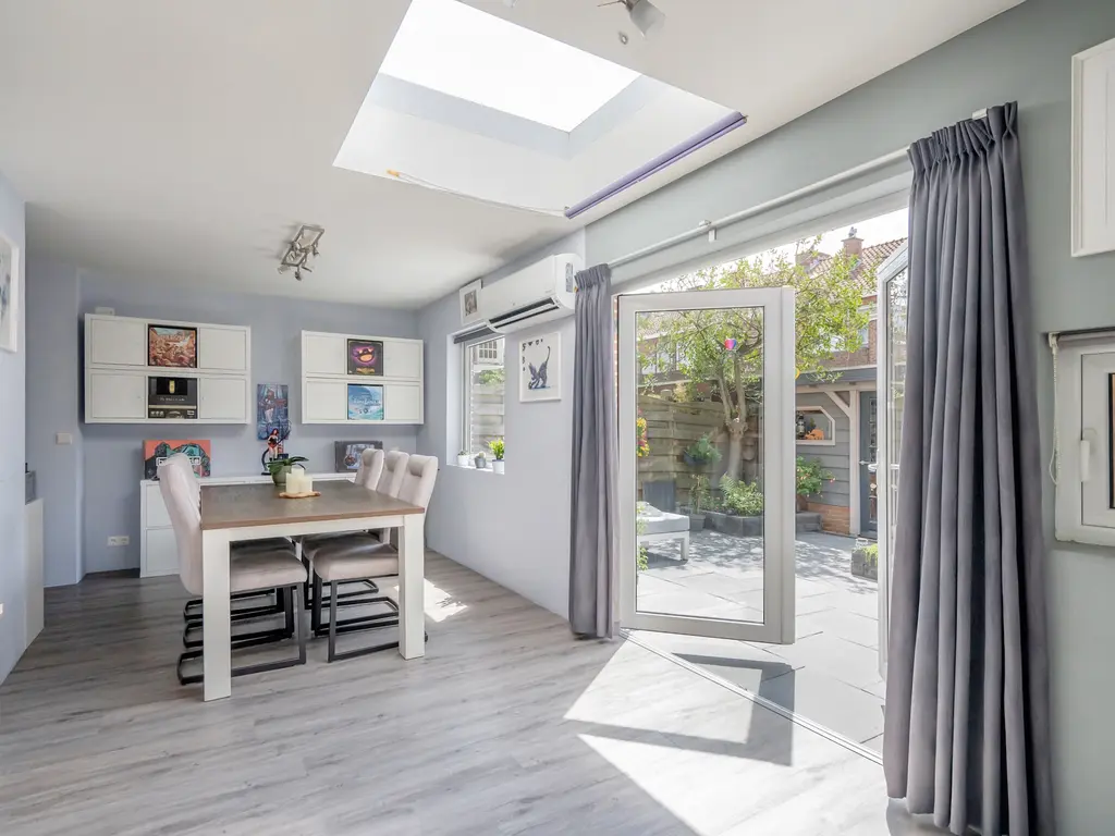 Van der Hoopstraat 37, 'S-GRAVENHAGE