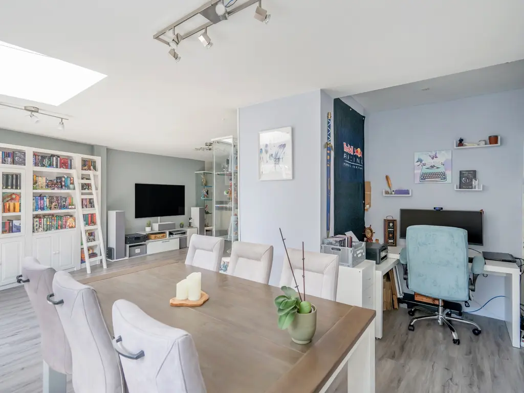 Van der Hoopstraat 37, 'S-GRAVENHAGE