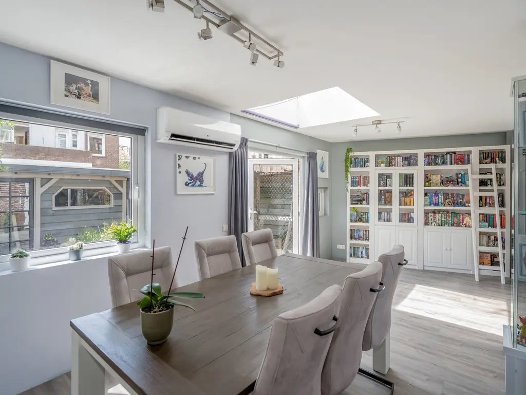 Van der Hoopstraat 37, 'S-GRAVENHAGE