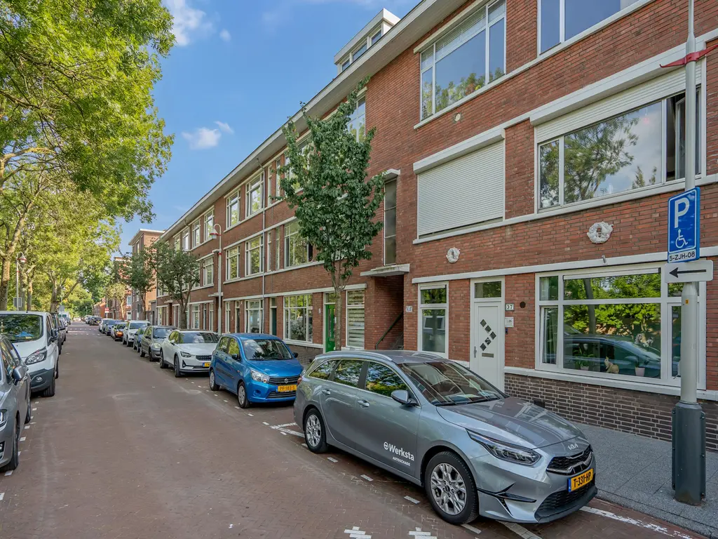 Van der Hoopstraat 37, 'S-GRAVENHAGE