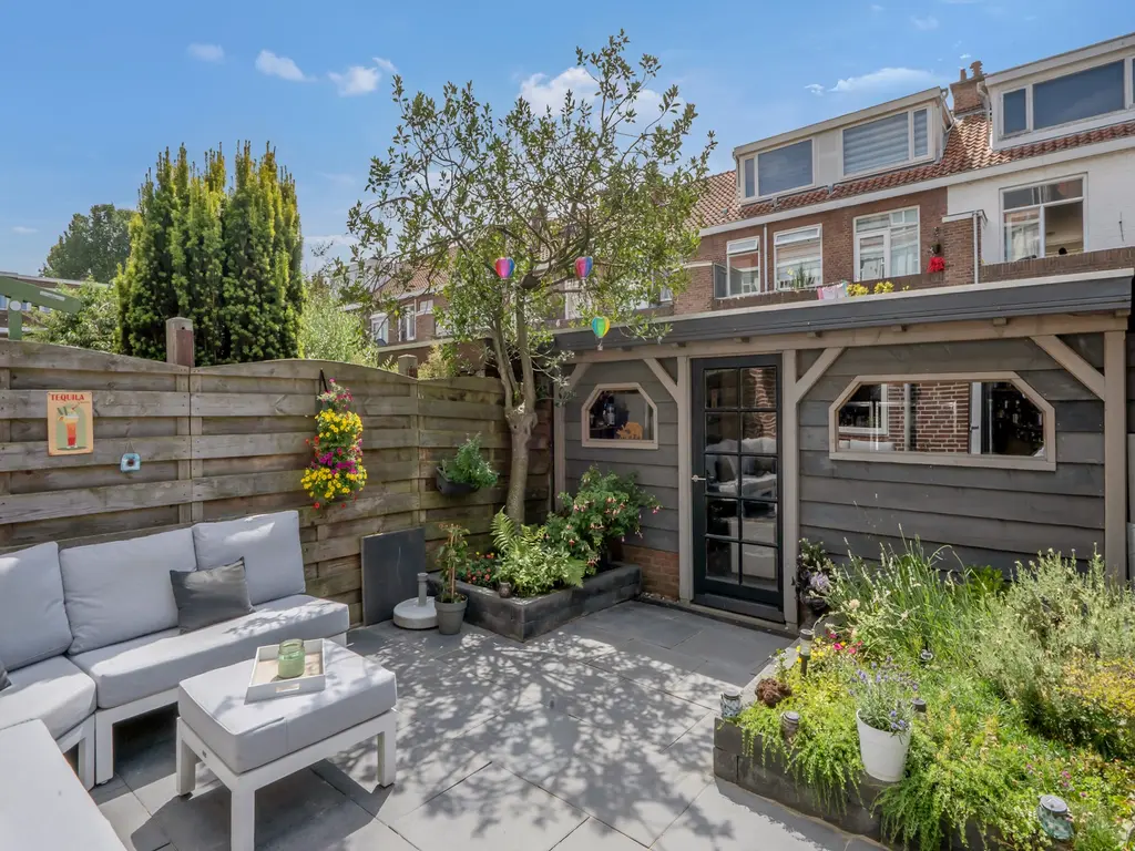 Van der Hoopstraat 37, 'S-GRAVENHAGE