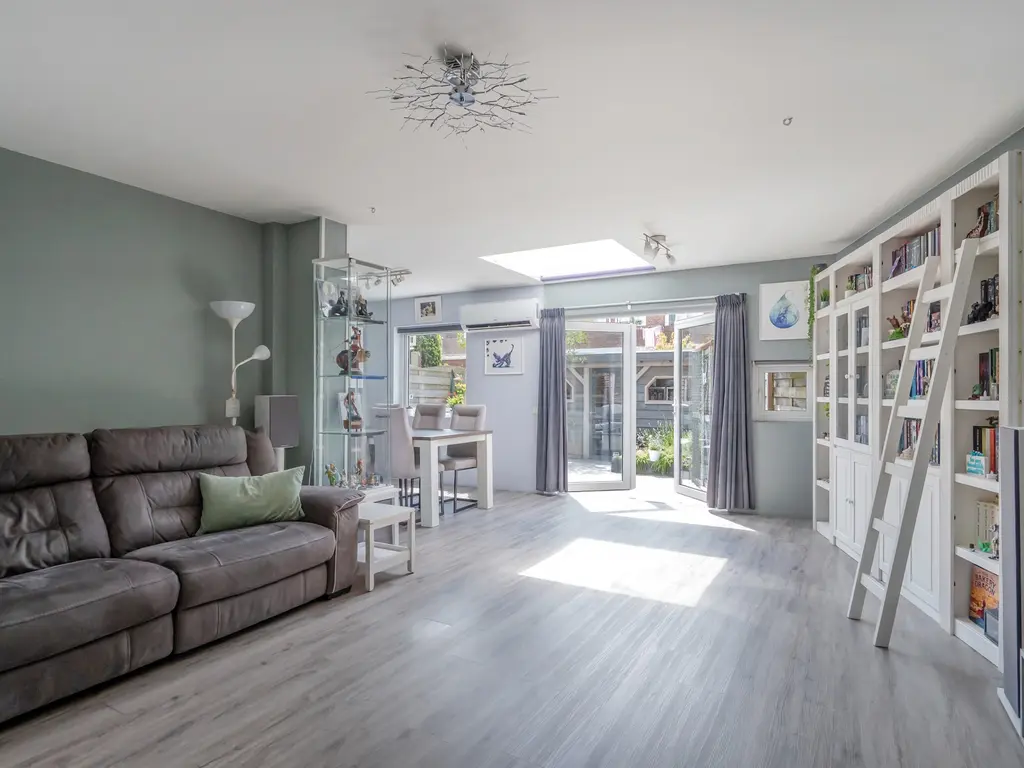 Van der Hoopstraat 37, 'S-GRAVENHAGE