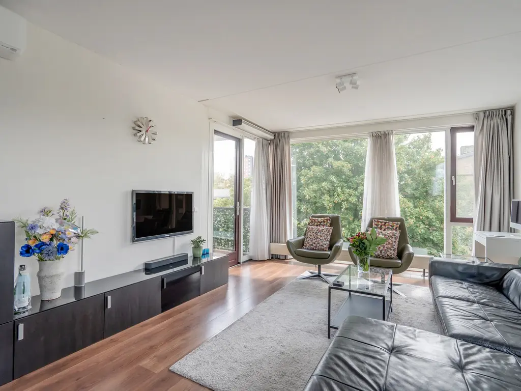Dedemsvaartweg 614, 'S-GRAVENHAGE