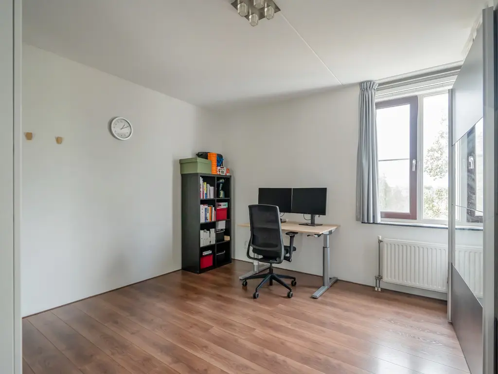 Dedemsvaartweg 614, 'S-GRAVENHAGE