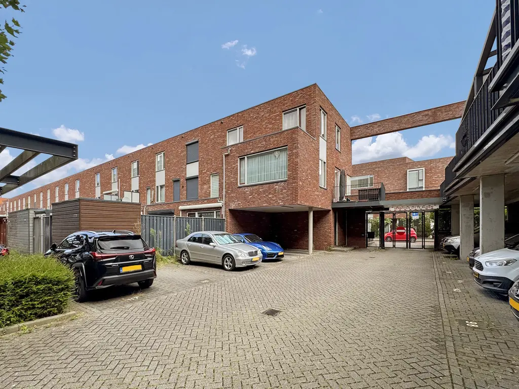 Dedemsvaartweg 614, 'S-GRAVENHAGE