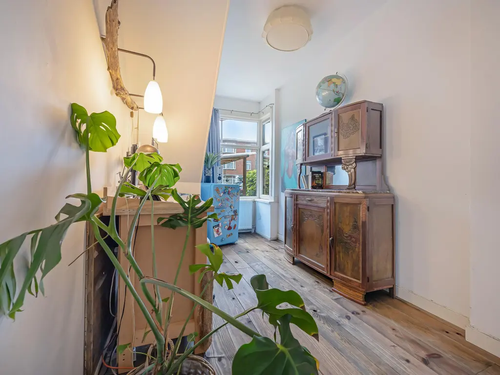 Damasstraat 28, 'S-GRAVENHAGE