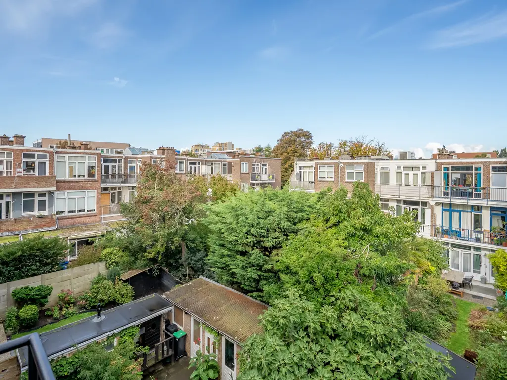Esdoornstraat 77, 'S-GRAVENHAGE