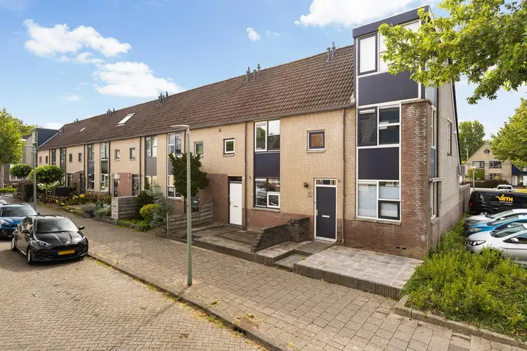 Van den Broek-erf 146, DORDRECHT