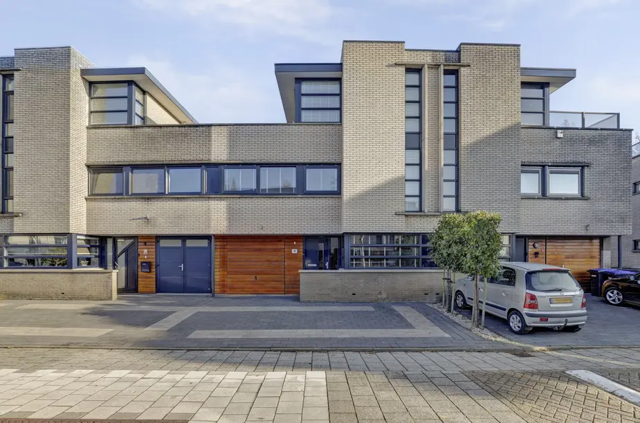 Branco 19, DORDRECHT (foto 1)