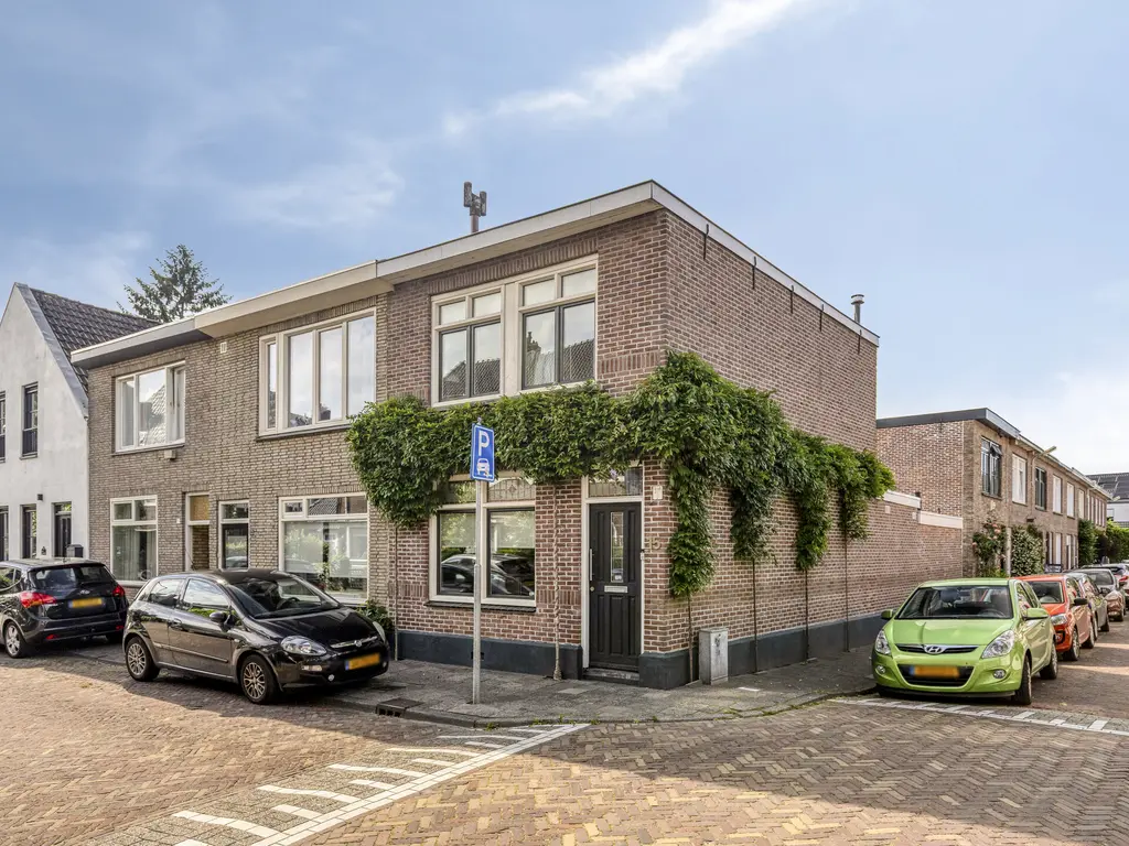 Saksen Weimarlaan 15, BREDA