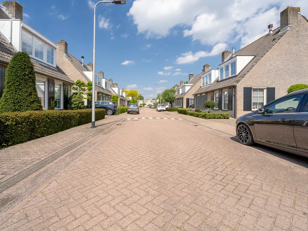 Lobithstraat 25, TILBURG