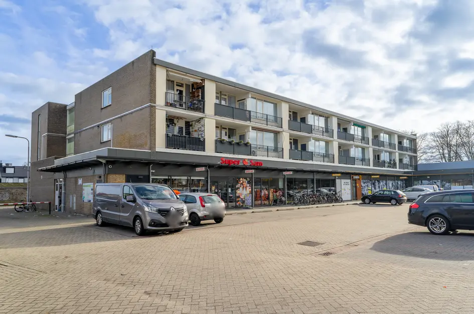Bart van Peltplein 25
