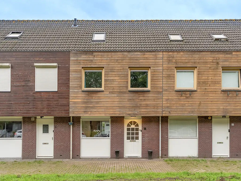 Riethovenerf 18, TILBURG